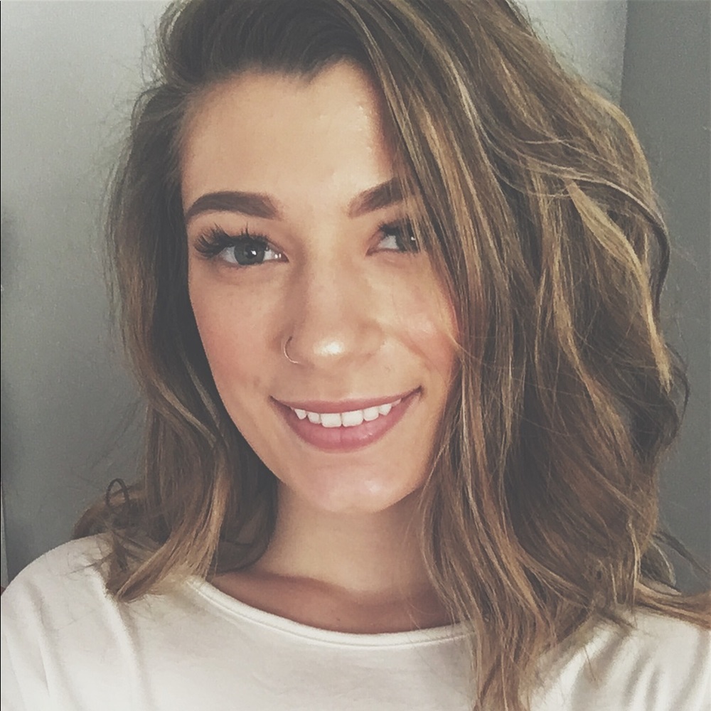 Meet your Posher, Emmilee